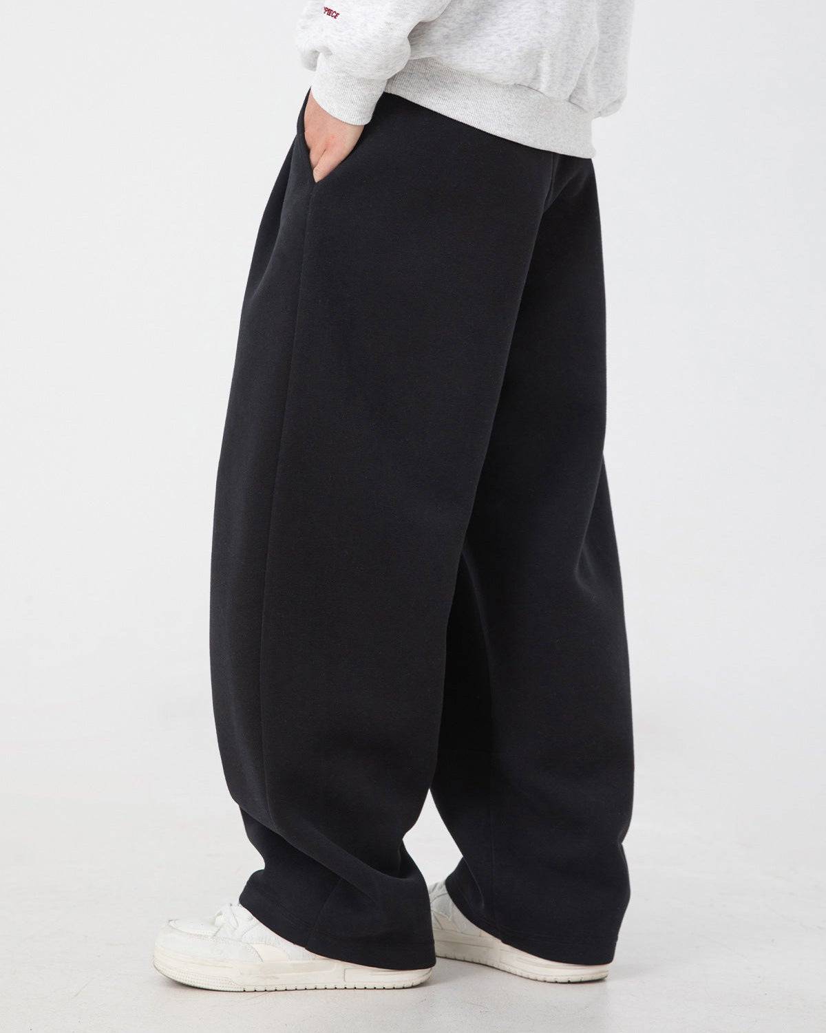 3D Pleated Sweatpants – Relaxed Comfort Fit