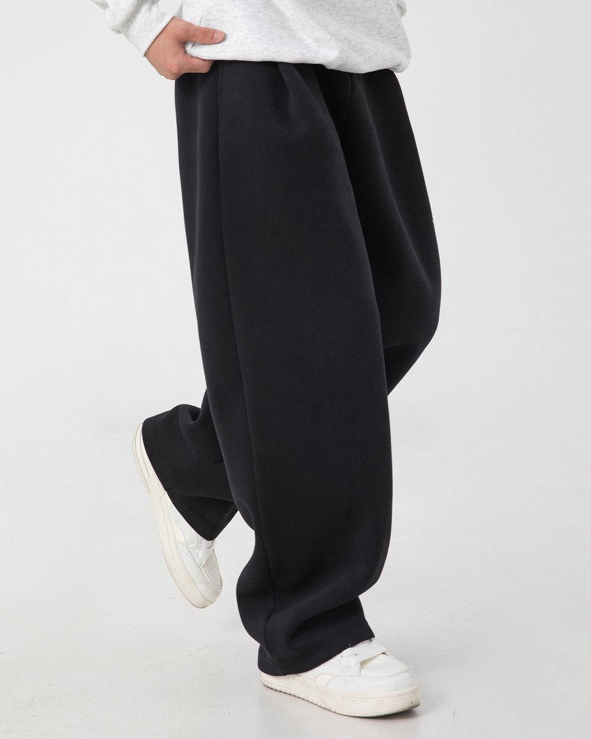 3D Pleated Sweatpants – Relaxed Comfort Fit