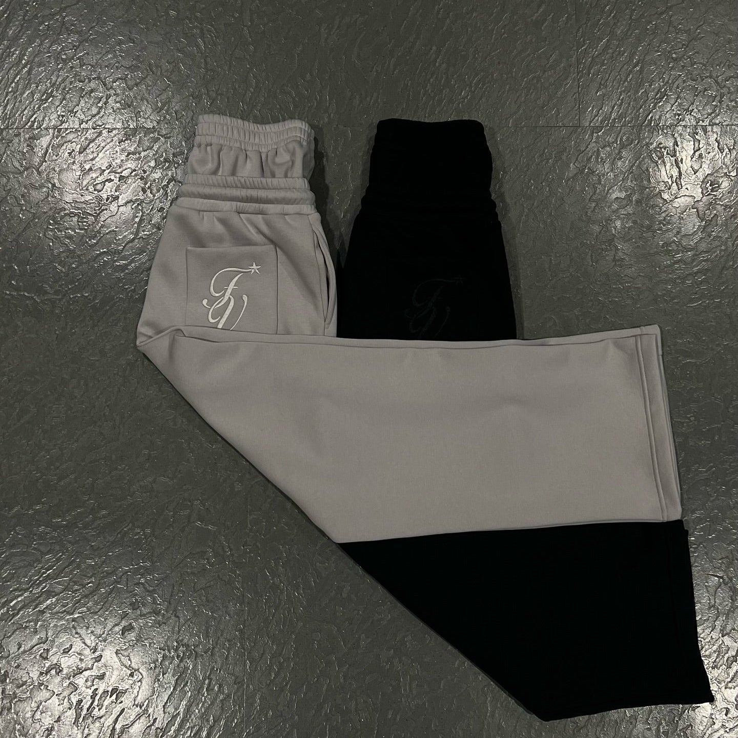 Relaxed Fit Joggers with Pockets - Baggy Silhouette Everyday Comfort