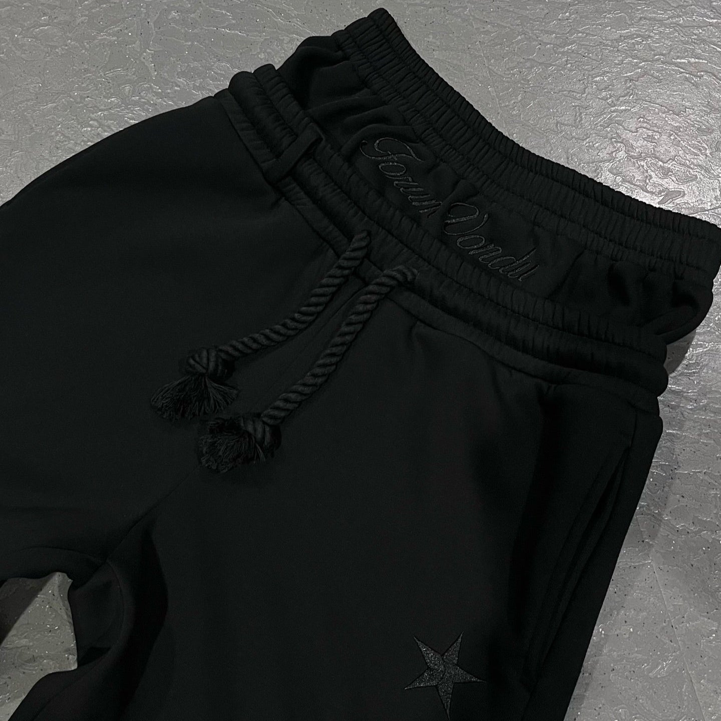 Relaxed Fit Joggers with Pockets - Baggy Silhouette Everyday Comfort