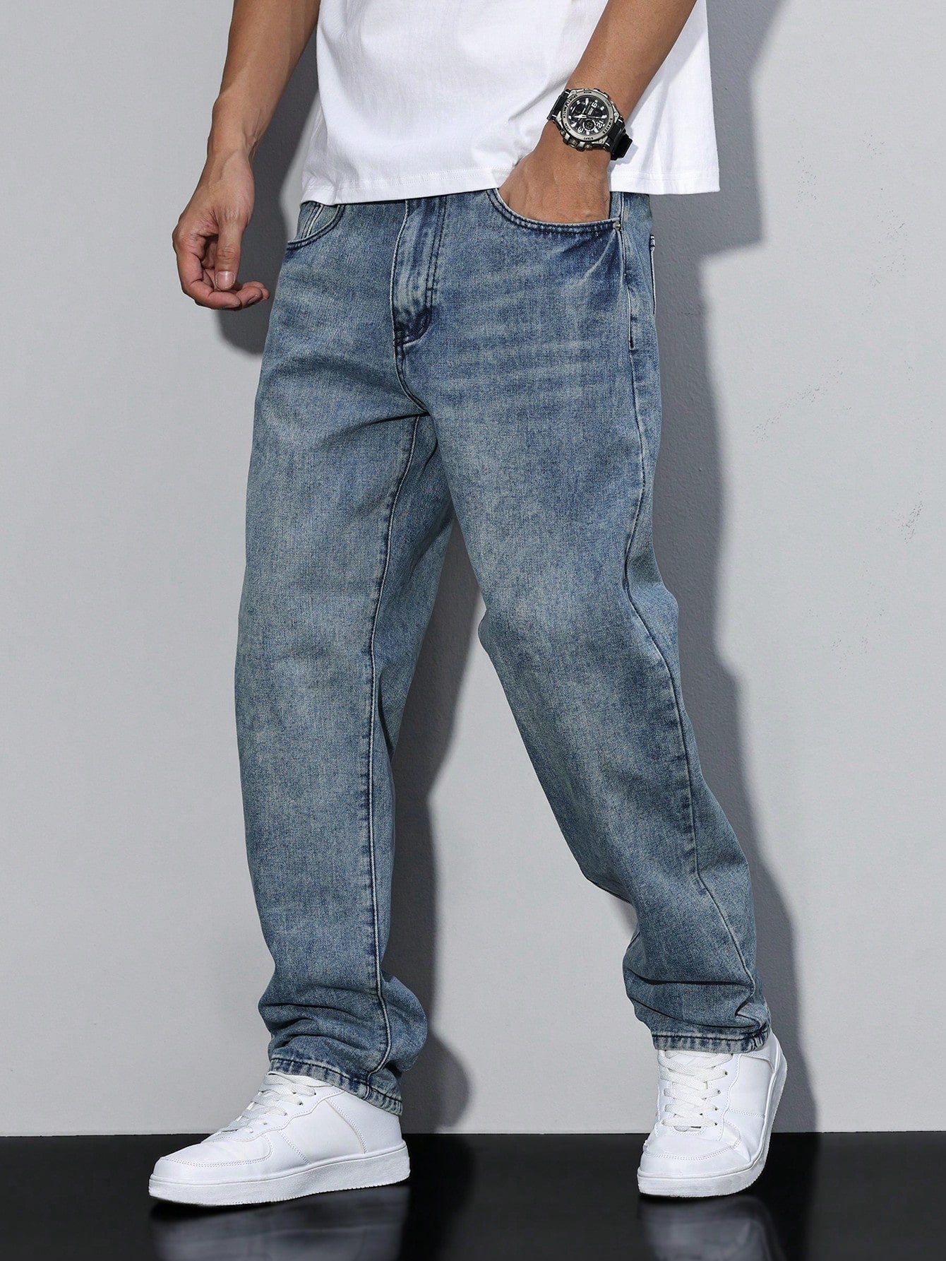 Relaxed Straight Leg Jeans - Everyday Casual Denim Fit