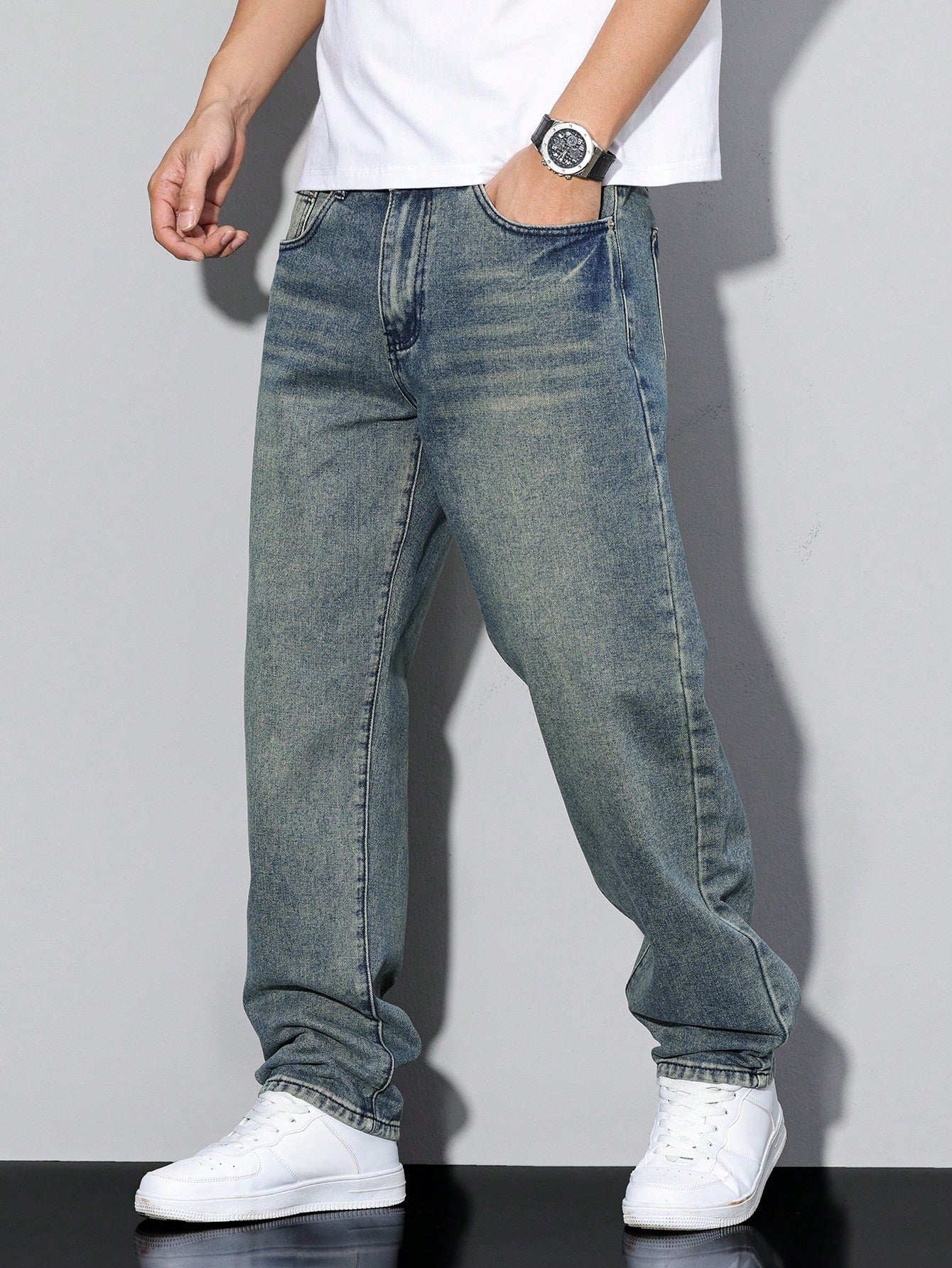Relaxed Straight Leg Jeans - Everyday Casual Denim Fit
