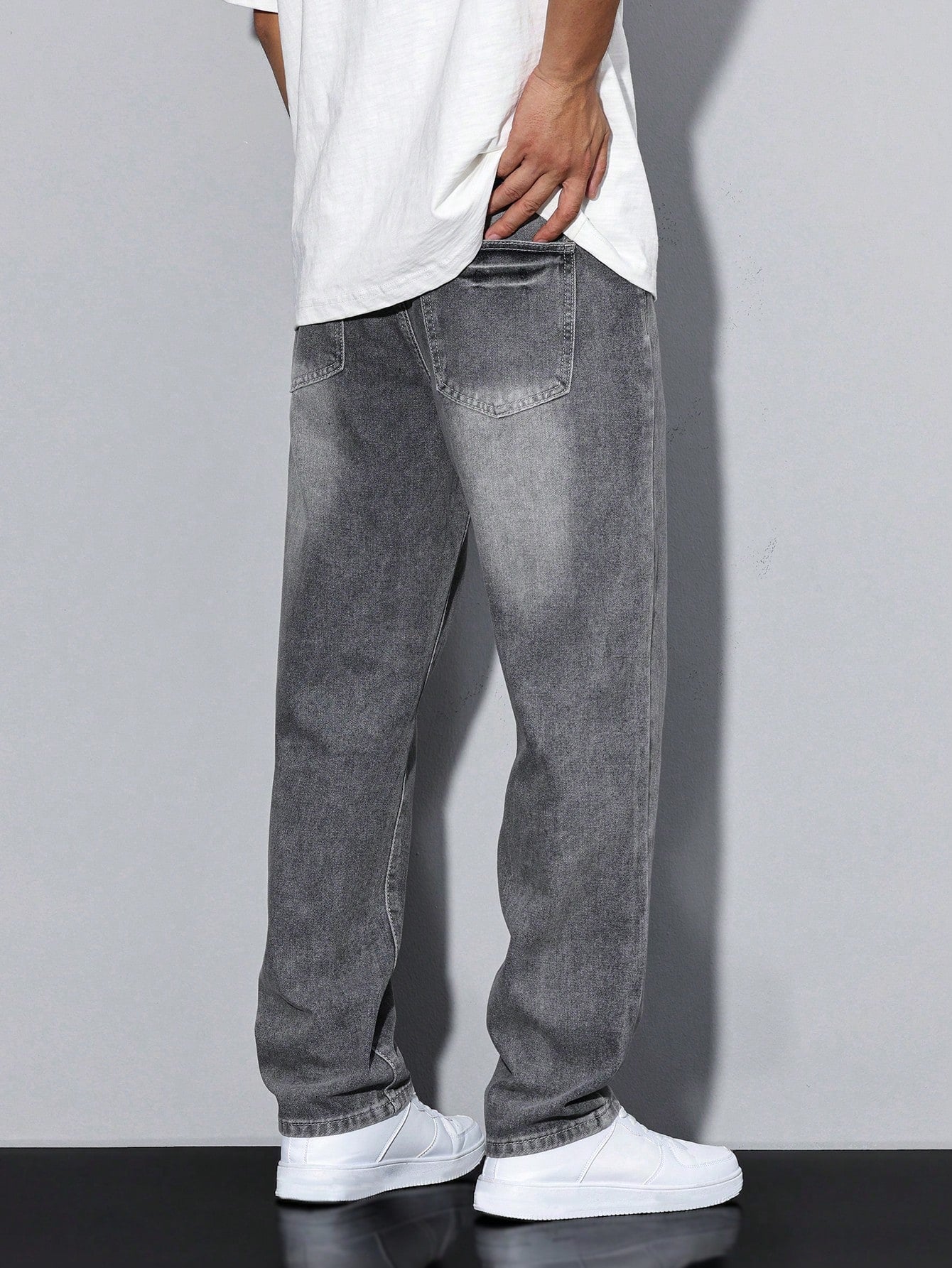 Relaxed Straight Leg Jeans - Everyday Casual Denim Fit