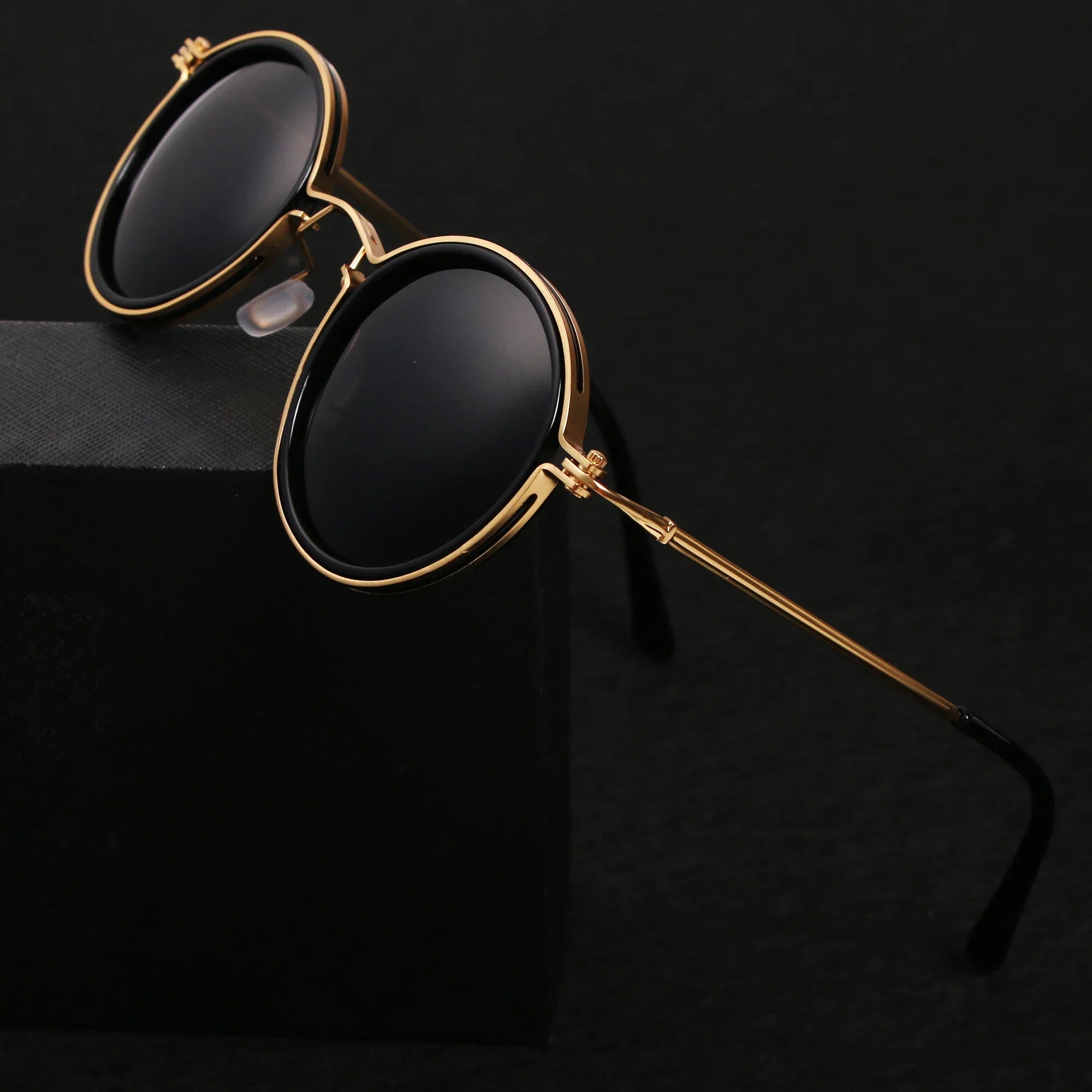 Round Metal Frame Sunglasses - Minimalist Everyday Eyewear Retro-Inspired Lightweight Sunglasses for Daily Styling