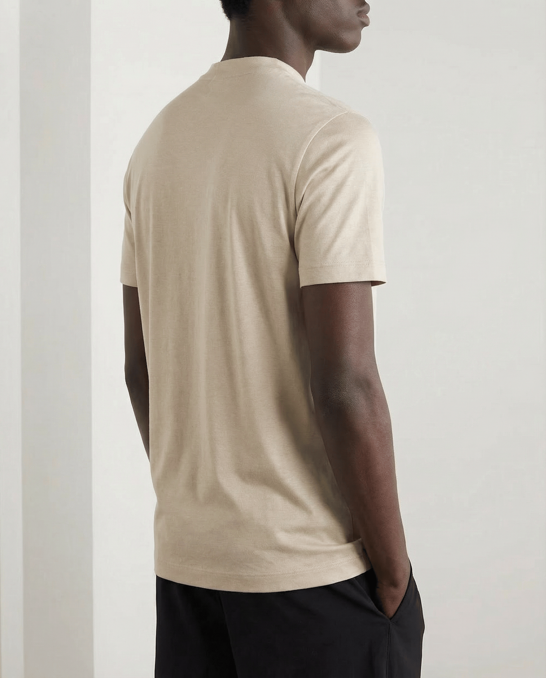 Shiny Crew-Neck T-Shirt – Sleek Casual Style