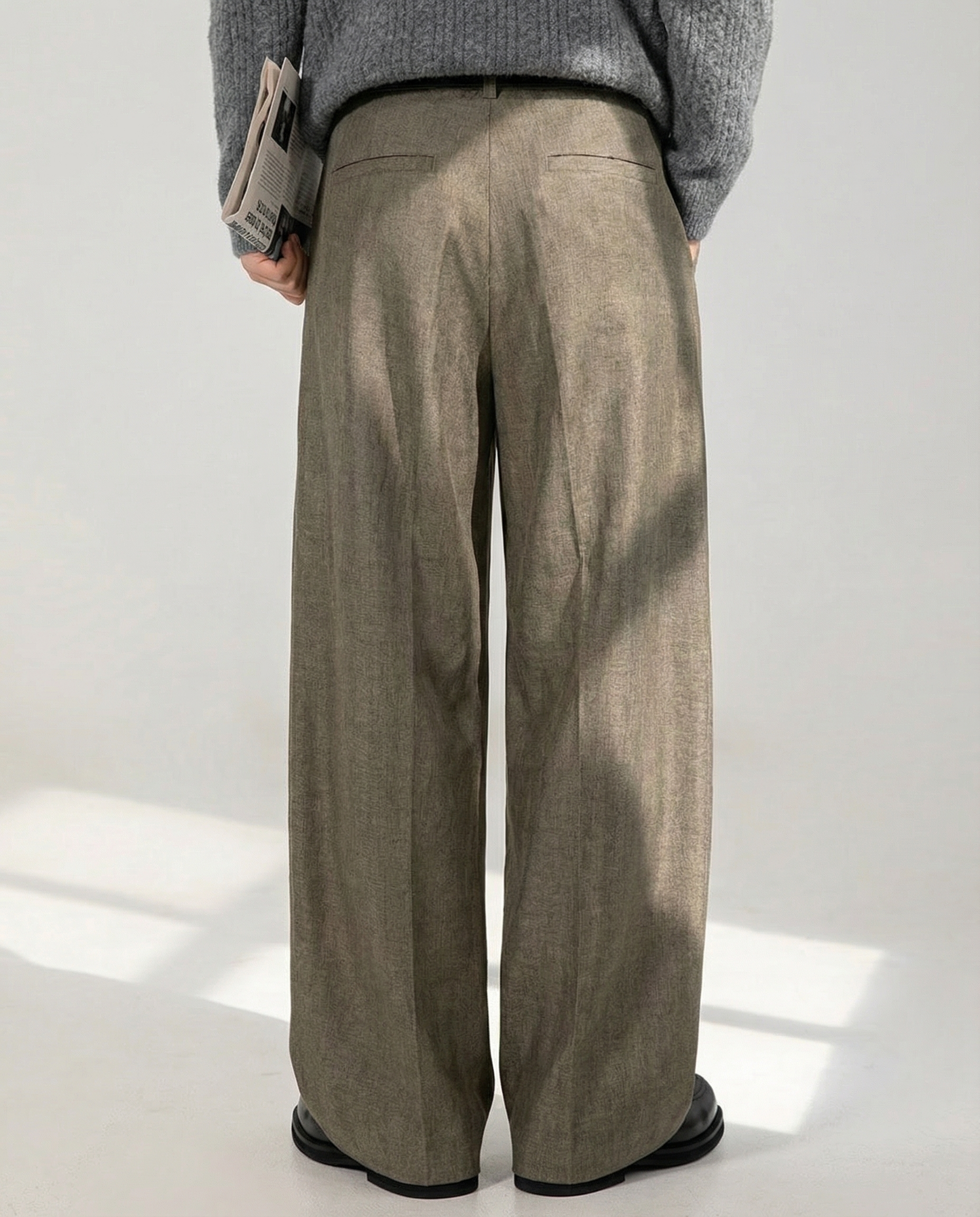 Wide-Leg Pleated Trousers – Elegant Flowing Fit