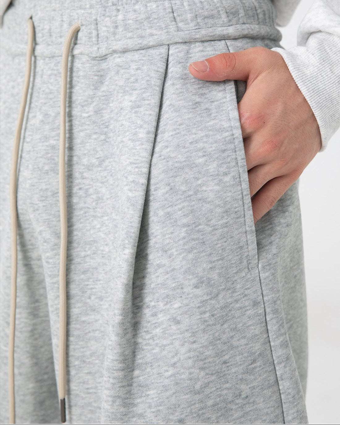 3D Pleated Sweatpants – Relaxed Comfort Fit