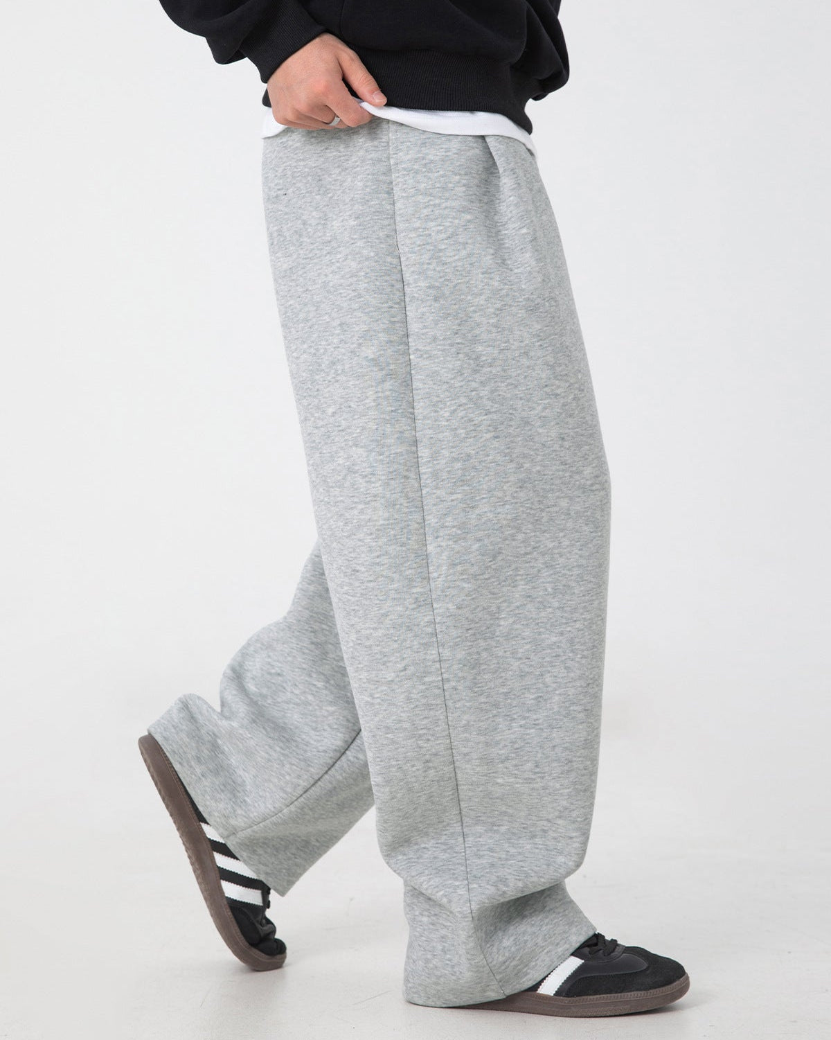 3D Pleated Sweatpants – Relaxed Comfort Fit