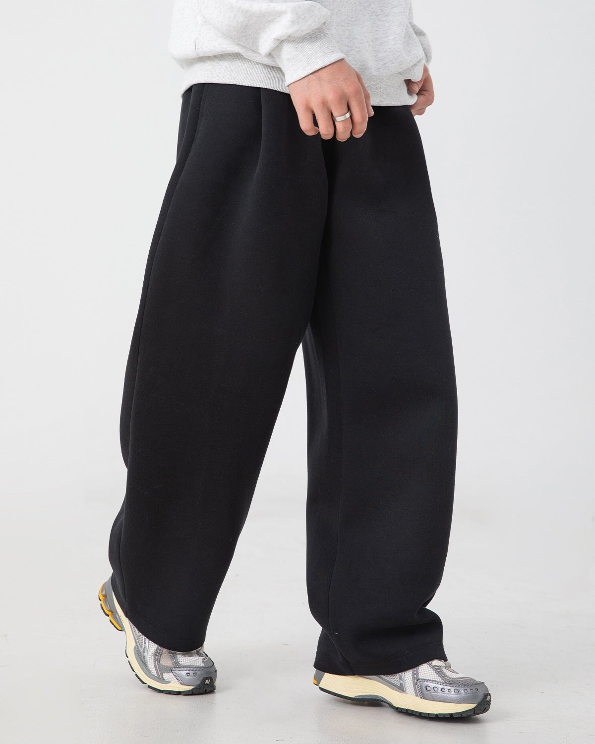 3D Pleated Sweatpants – Relaxed Comfort Fit