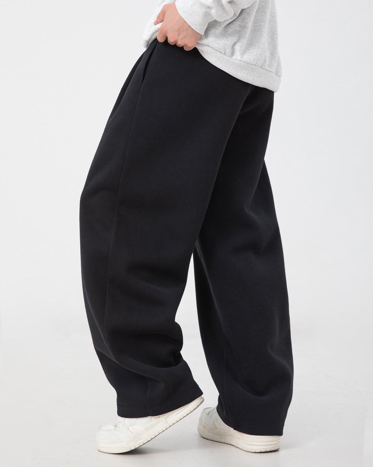 3D Pleated Sweatpants – Relaxed Comfort Fit