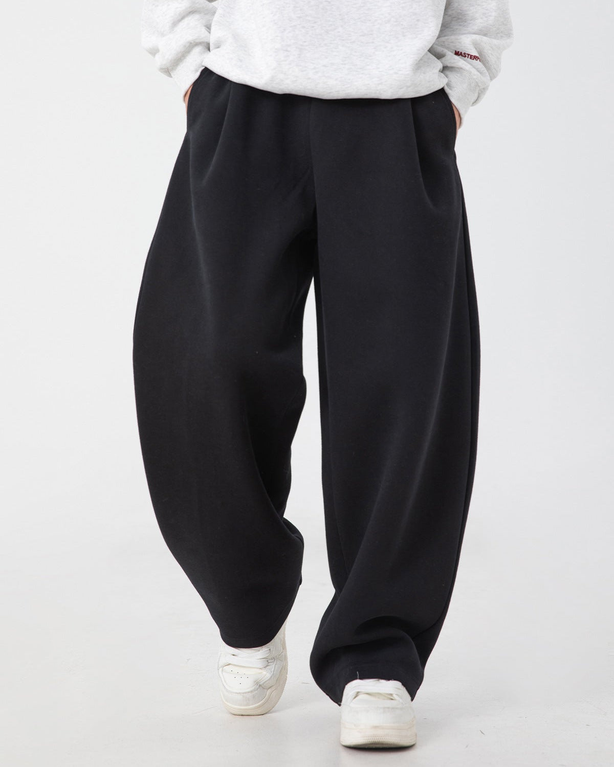 3D Pleated Sweatpants – Relaxed Comfort Fit